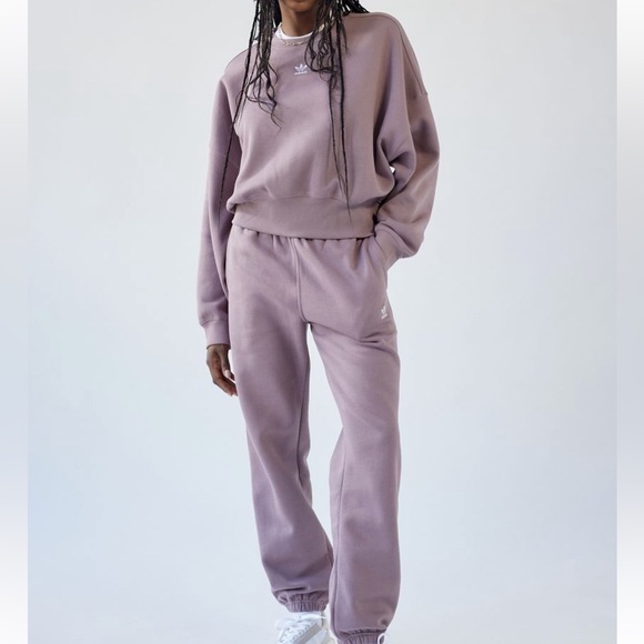 Adidas essentials crewneck sweatshirt - Picture 3 of 6